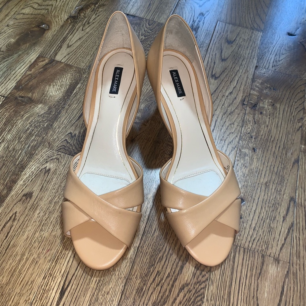 Alex Marie Tan Peep Toe 👠